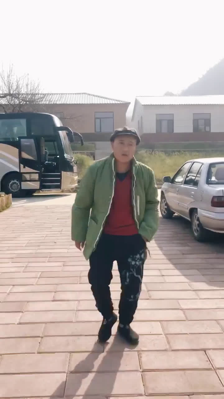 我四哥在气质这一块拿捏的死死的.