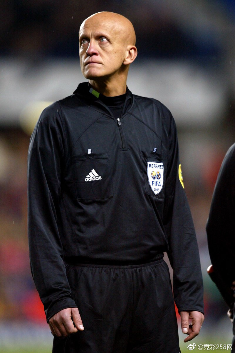 今天是光头裁判科里纳的59岁生日