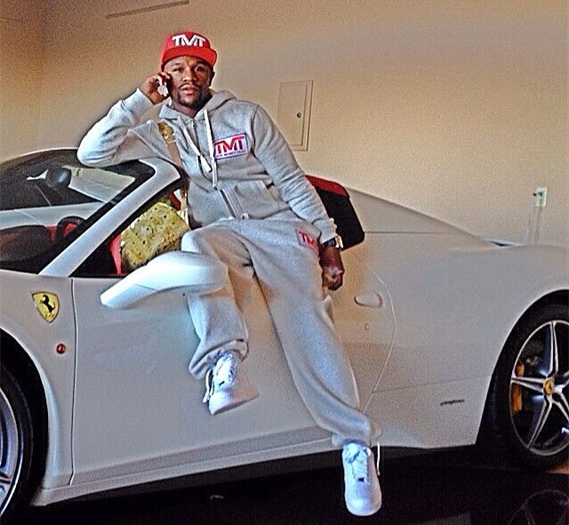 梅威瑟车库曝光劳斯莱斯迈巴赫法拉利应有尽有总价超千万