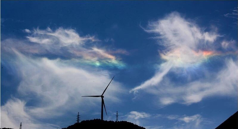 陵川县丈河村天空惊现五彩云