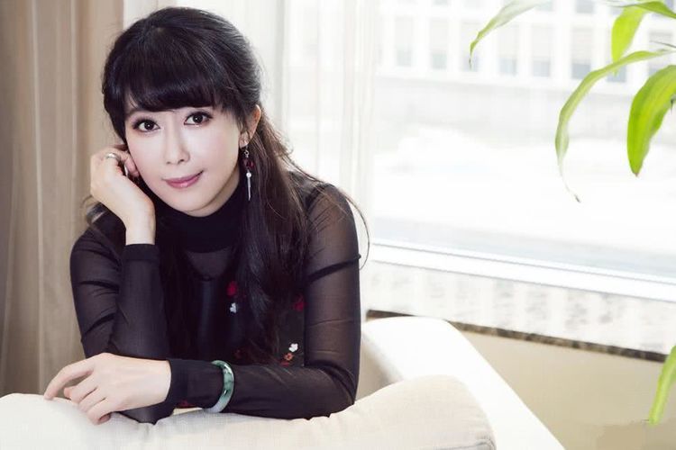 曾是乐坛"情歌天后",离婚后前夫后悔狂追,今50岁颜值似少女|孟庭苇