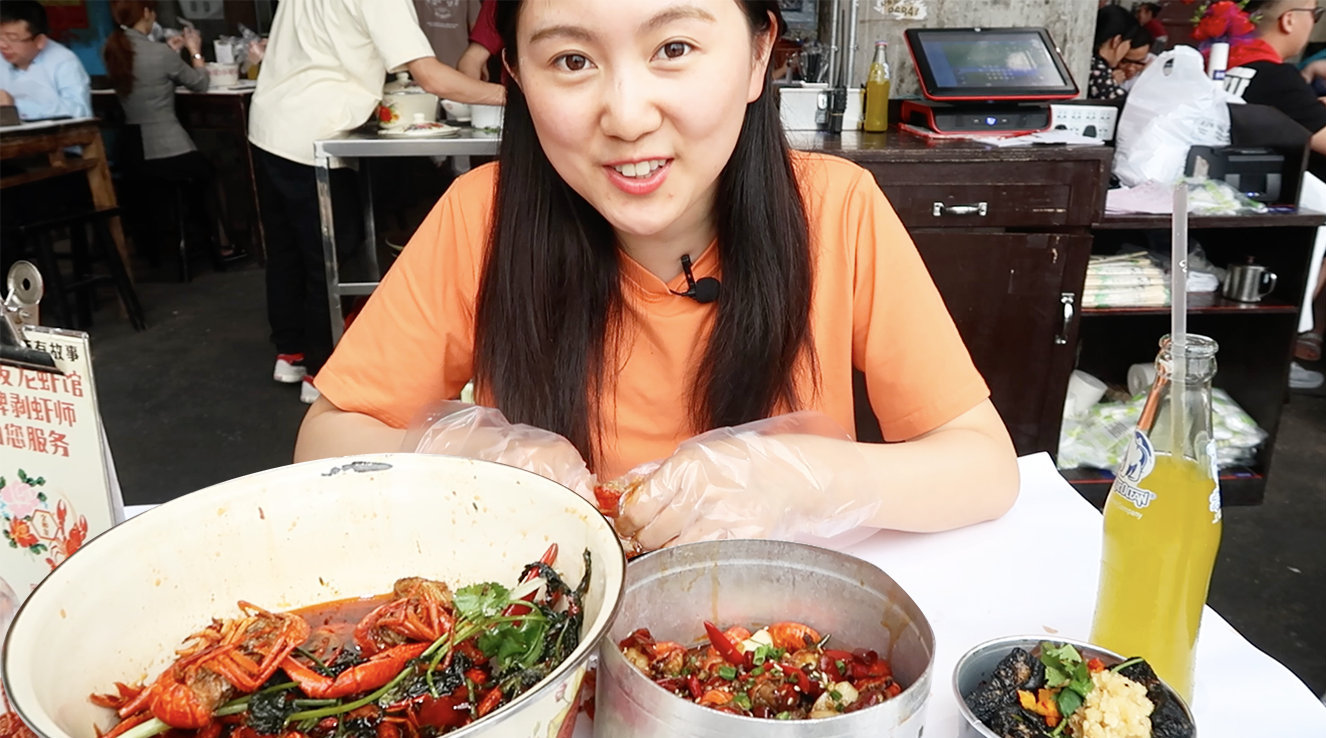 来长沙,这家小龙虾馆真的是太吸引人了.从太平老街