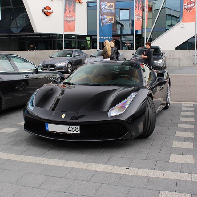 涡轮马,法拉利488 gtb