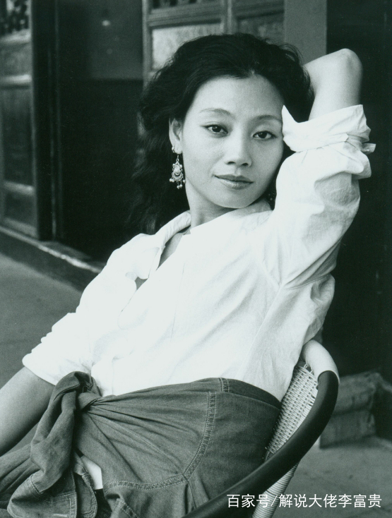 长相雍容华贵被钦点演甄嬛传端妃,年轻端庄大气42岁低调大婚|李宜娟