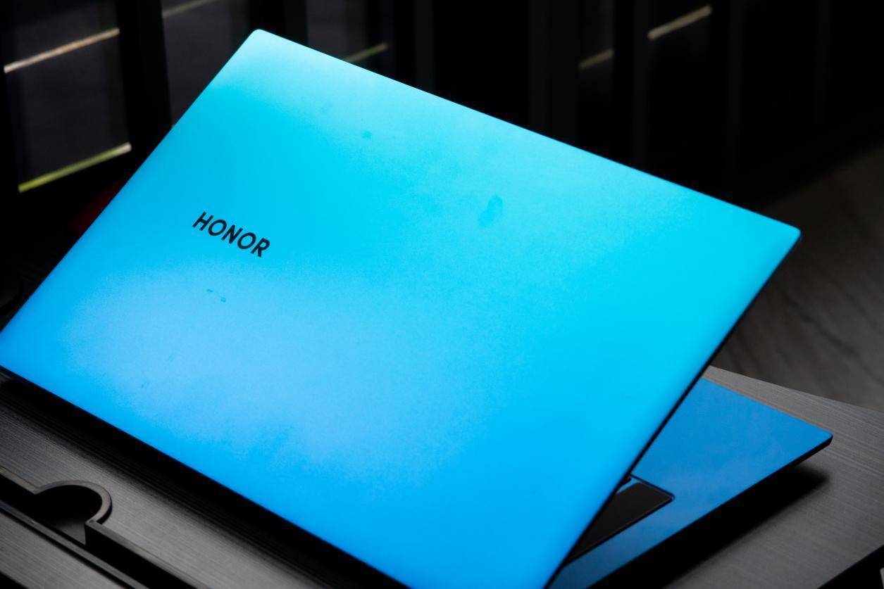 大屏更pro荣耀笔记本pro魅海星蓝体验测评