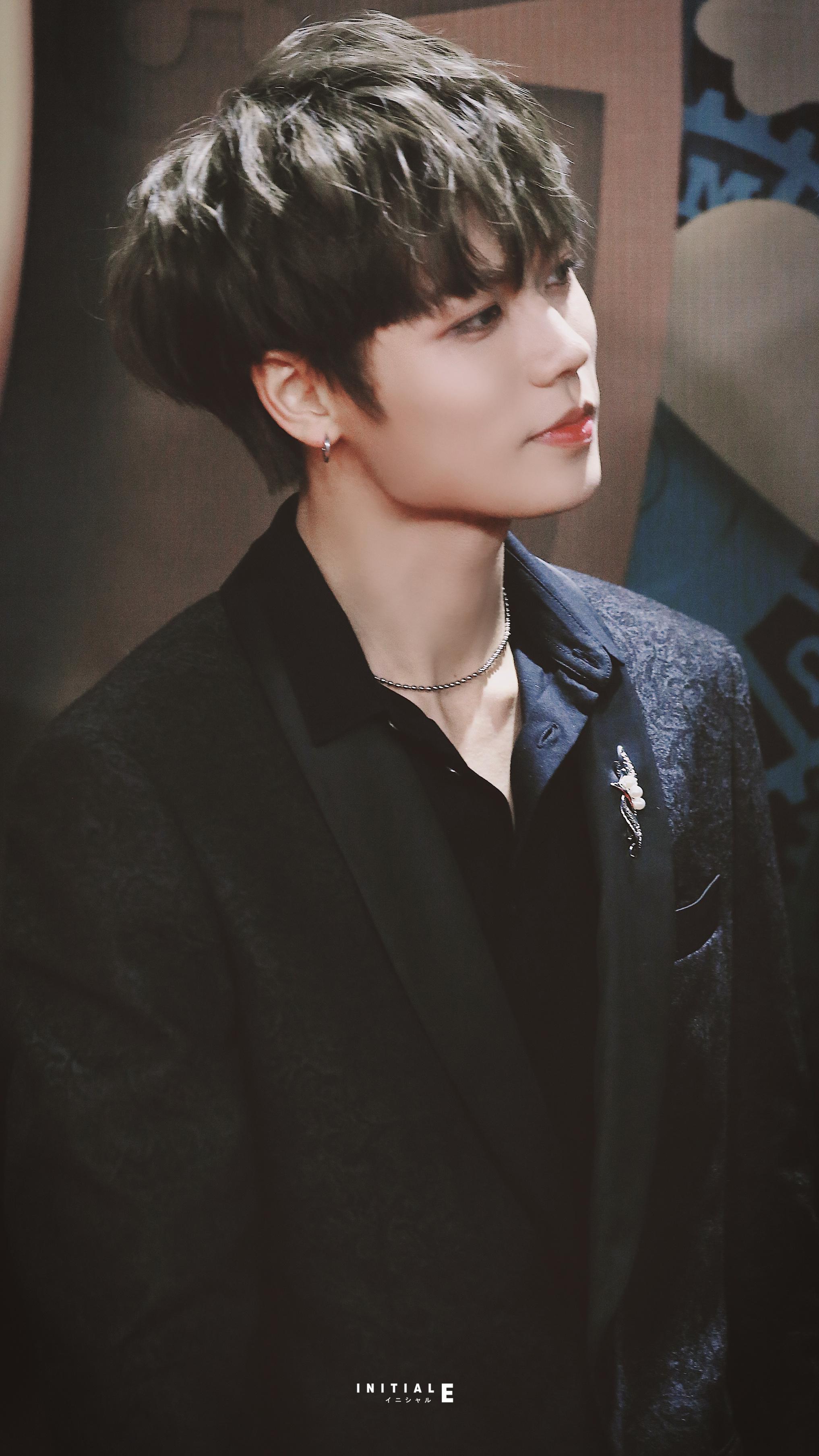 林彦俊"咪咕音乐盛典"红毯饭拍图～天气寒冷依旧不减帅气的制霸少年