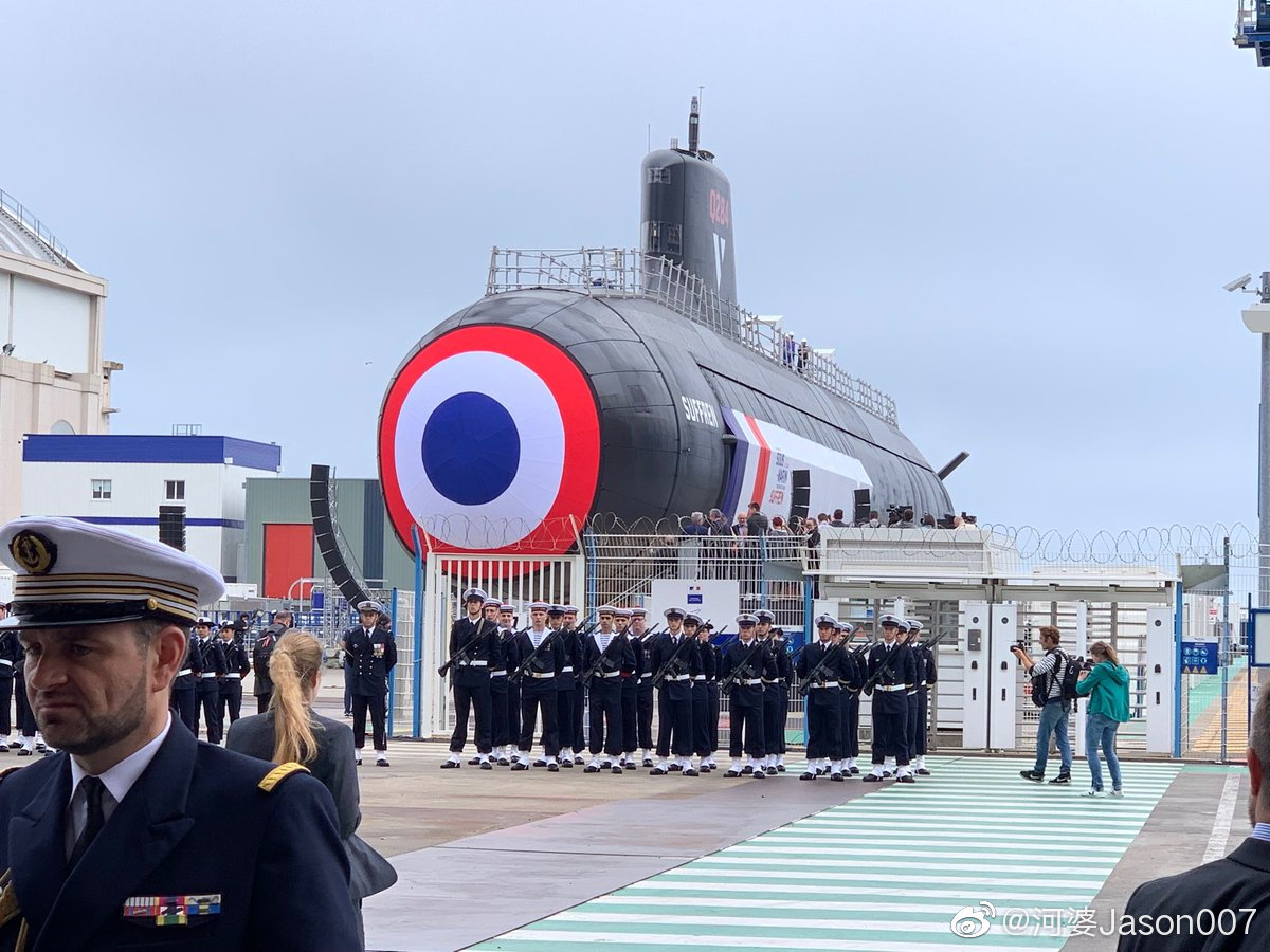 法国海军"梭鱼"级攻击型核潜艇首舰"絮弗伦"号今天在瑟堡船厂举行