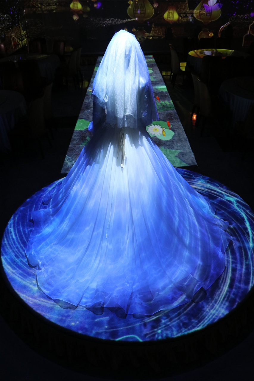 高大上的5d全息投影宴会厅惊现巧手厨娘西安文景路店