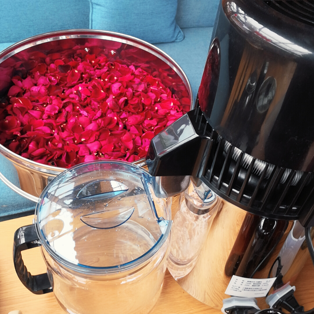 本博主亲自制作的丽江高原玫瑰纯露今日全部发出