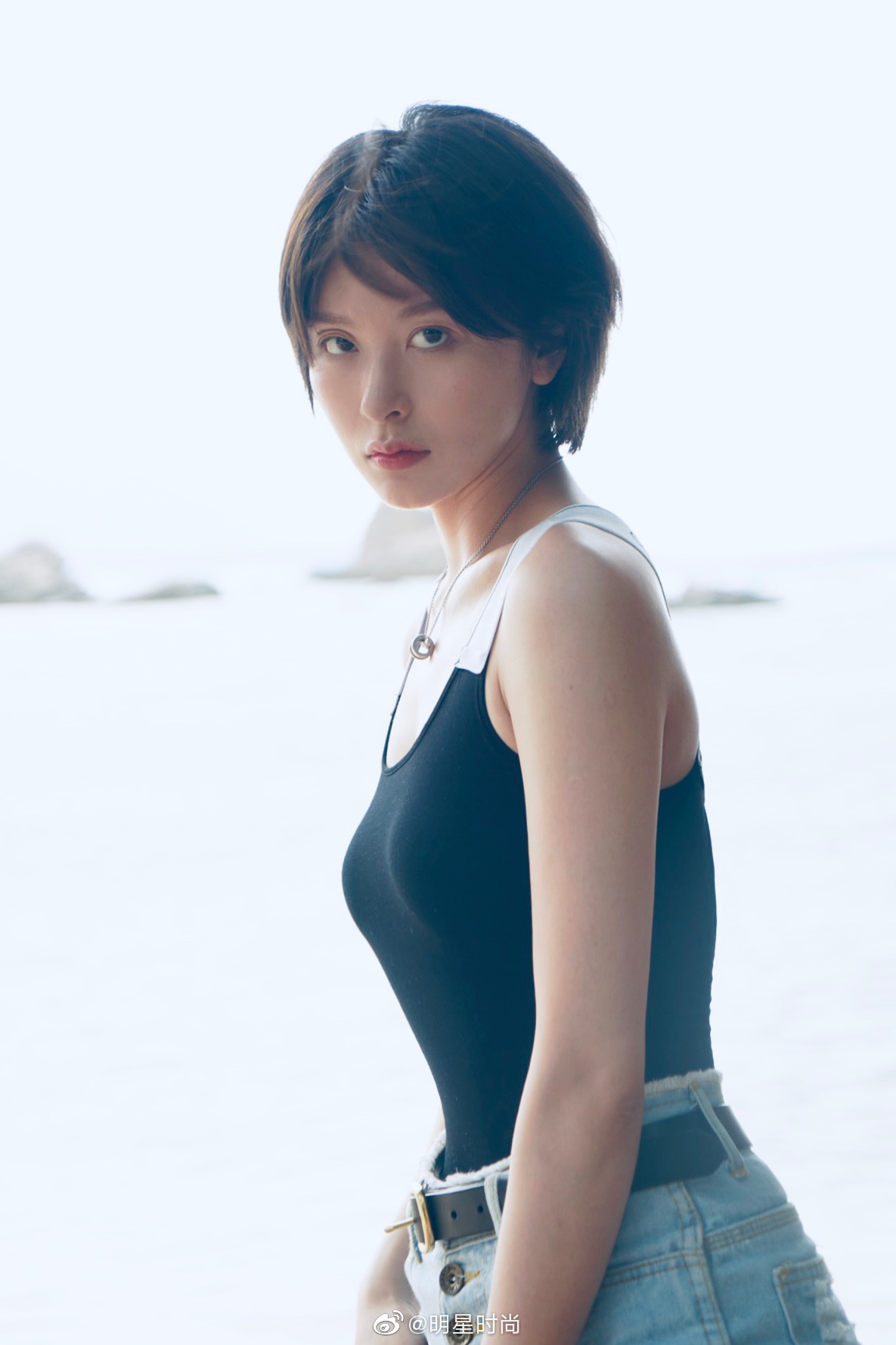 成龙大哥刚刚上映的电影龙牌之谜中有个中国女孩李萌萌萌萌打