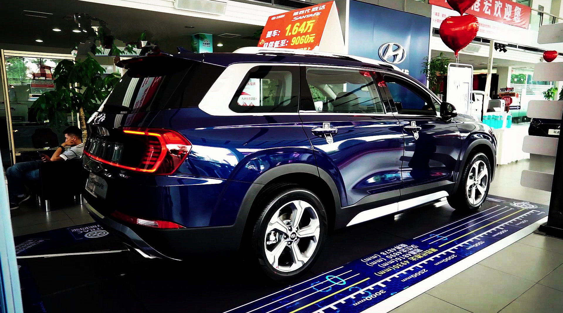 今天和大家来聊聊全新一代的胜达,这次到店体验的是一台低配车型