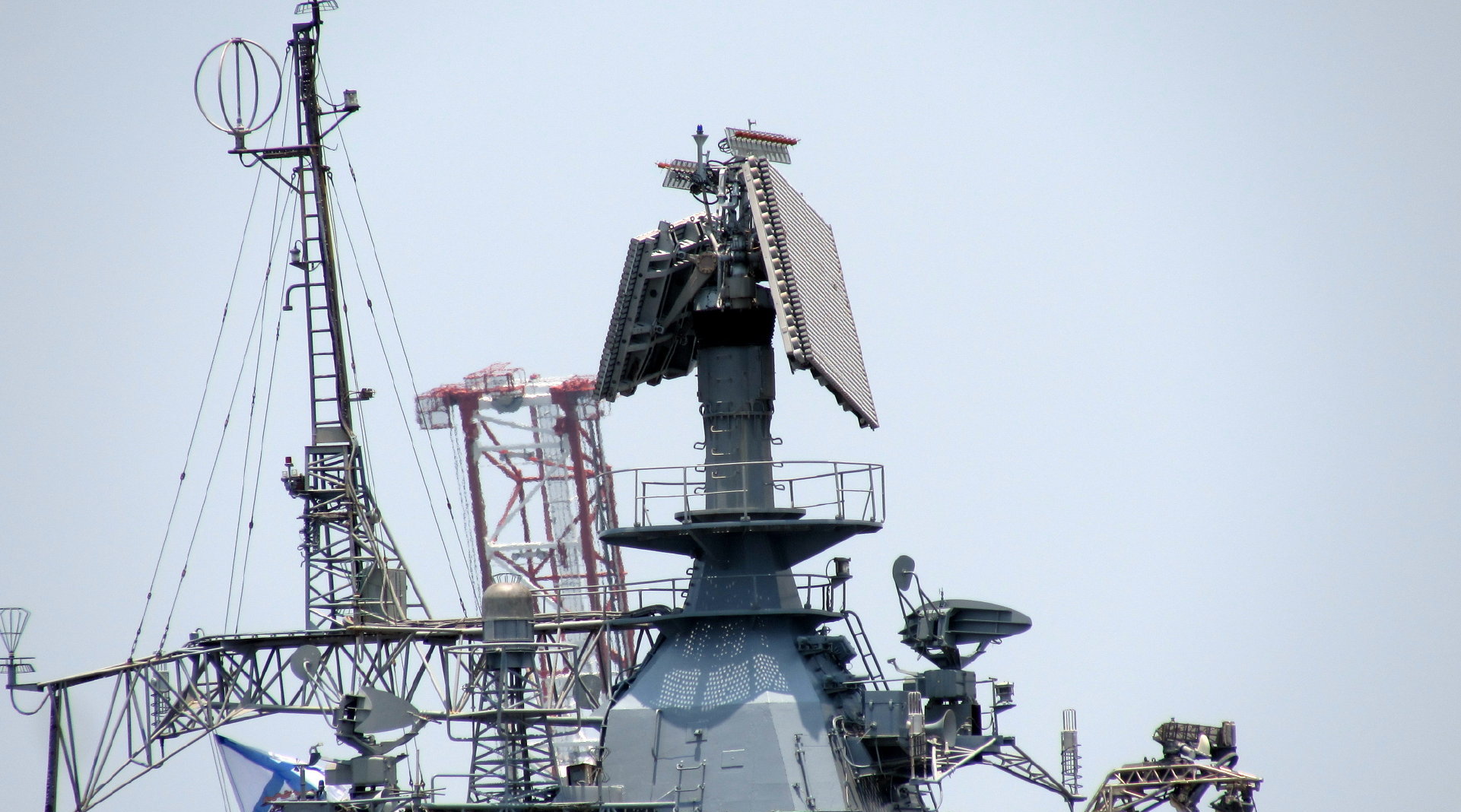 国产航母又有新动作?雷达开始转动