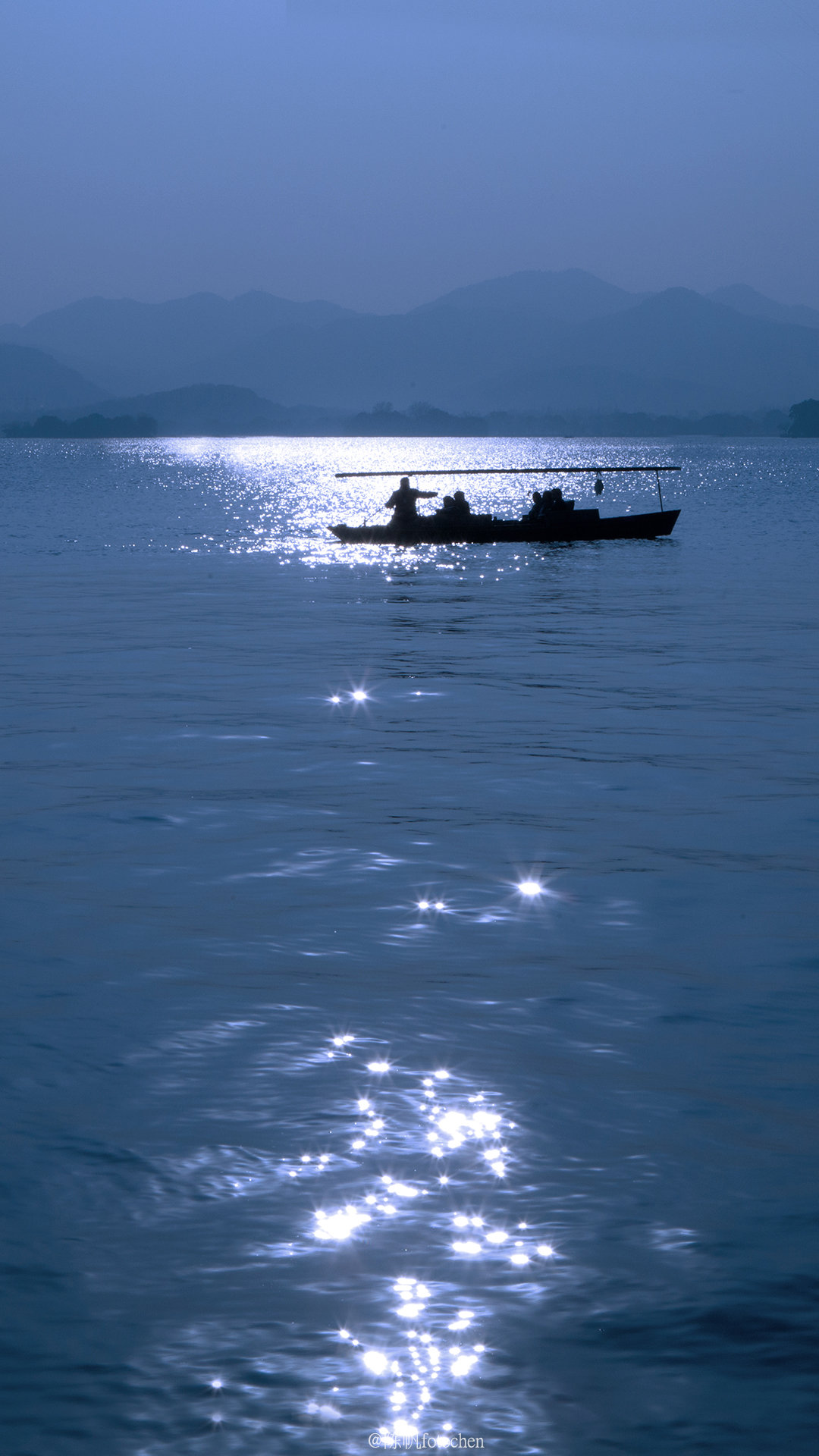 西湖夏夜静谧蓝推荐陈帆fotochen
