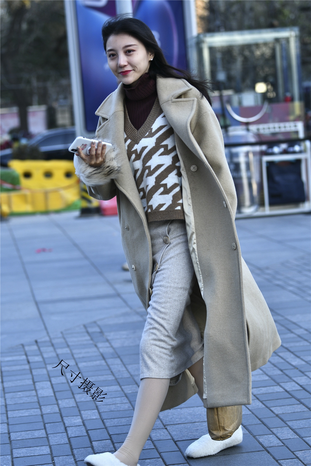 穿大衣的美女,尽显时尚美女风范