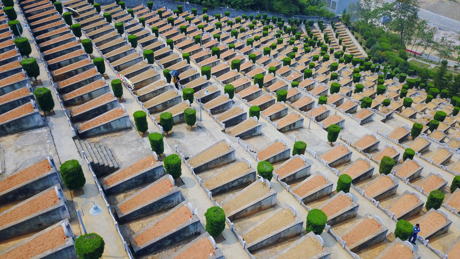 4月27日无人机镜头下的云南省麻栗坡烈士陵园