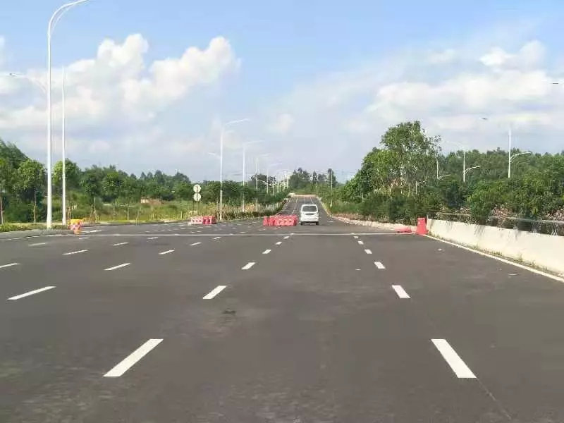 南宁市民反映长虹路东段延长线完工却迟迟不交付,建设方这样说