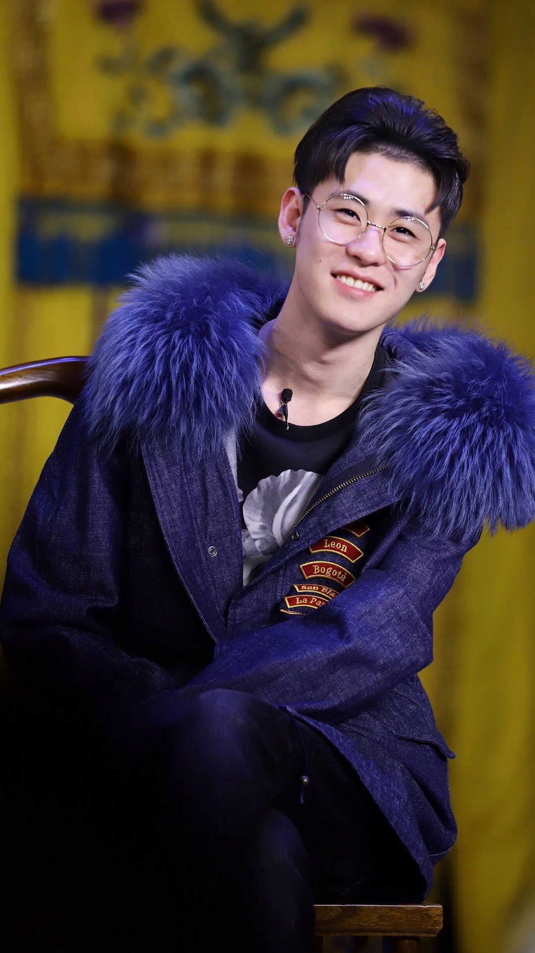 免费发一个辫儿哥哥张云雷图可做手机壁纸图源网络