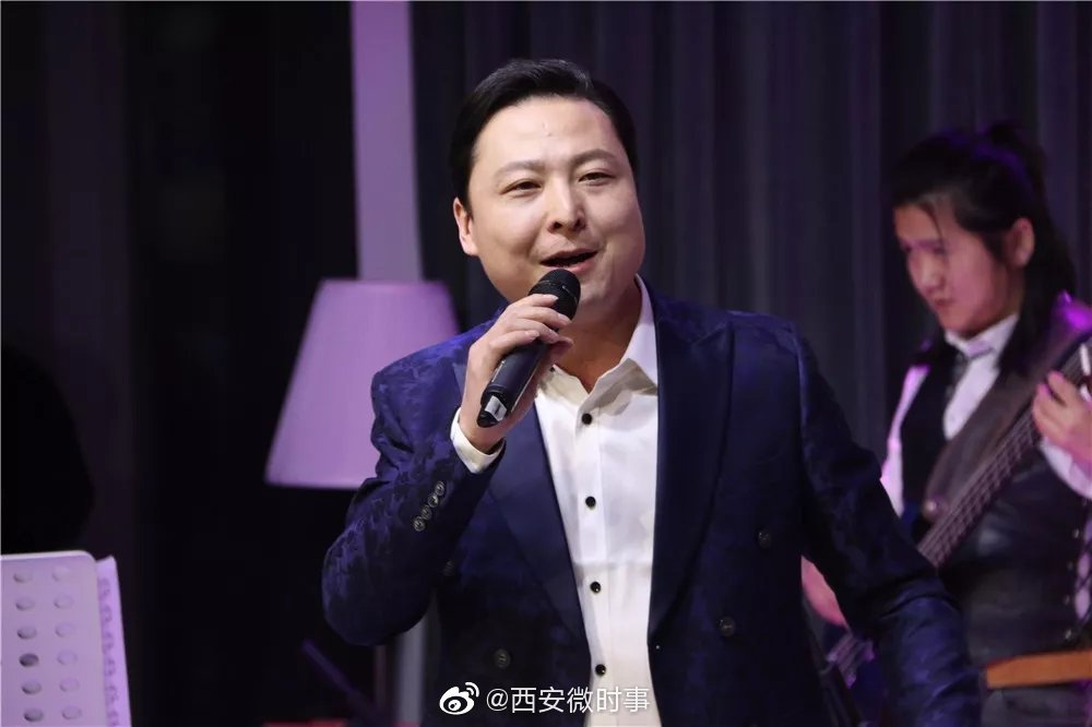 话剧院青年才俊刘铭执导,陕西学前师范学院音乐学院教师李酉杰主持,以