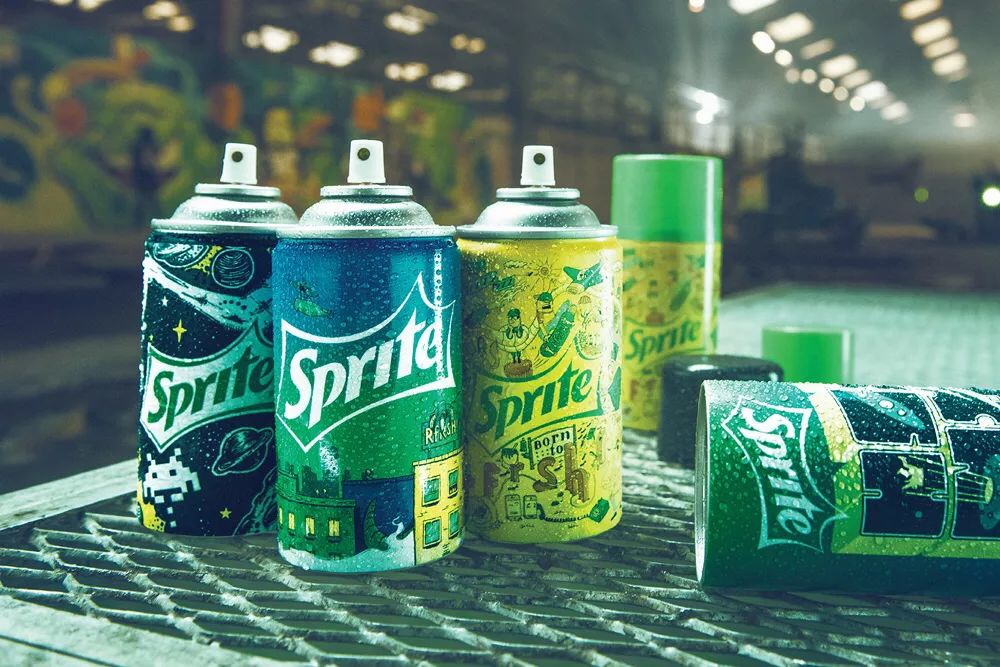 雪碧出喷雾瓶雪碧最近在美国推出了"born to rfrsh-spray sprite"