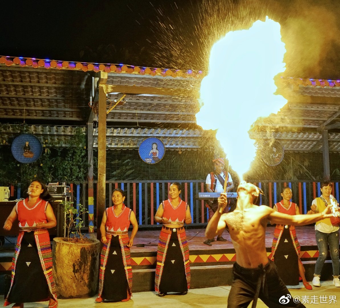 佤王宴是古时佤王用来招待部落首领、民族英雄以及尊贵嘉宾的王府盛宴