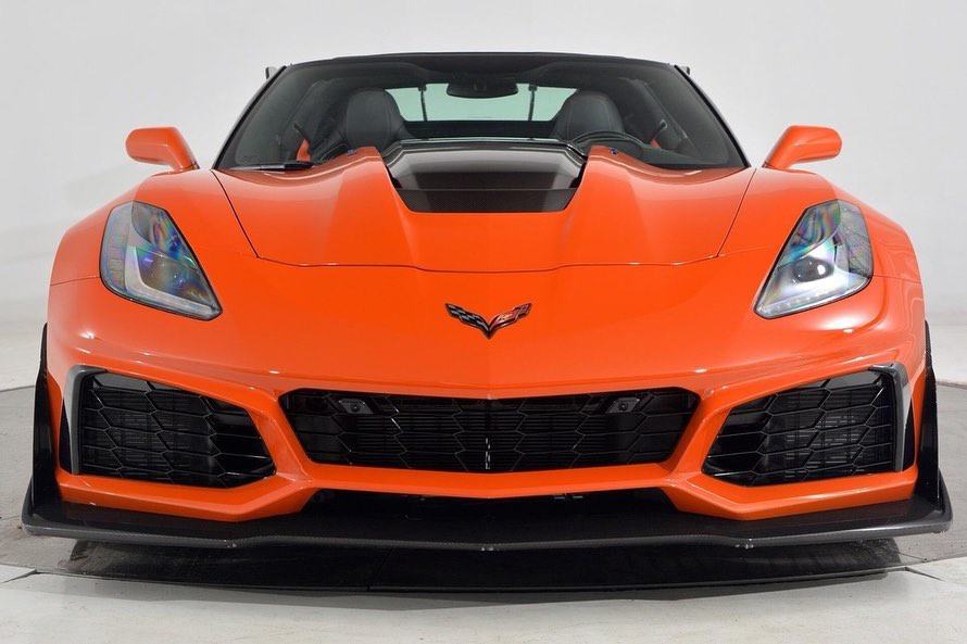 科尔维特zr1敞篷版实车硬朗的造型