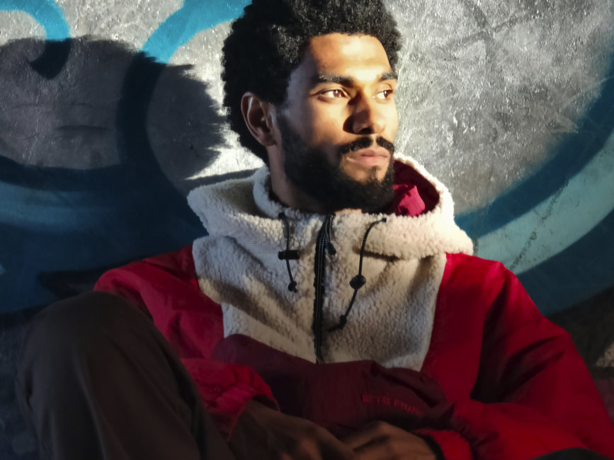 伦敦时差街拍走红,感受OPPO与玛格南