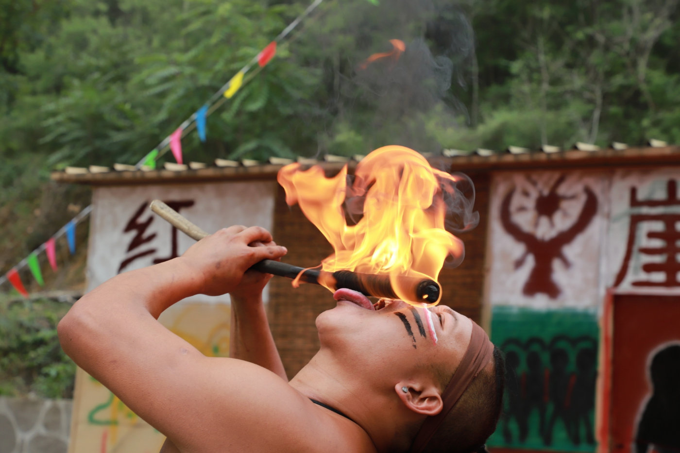 这个十一长假旅游就去红崖谷与野人部落一起狂欢