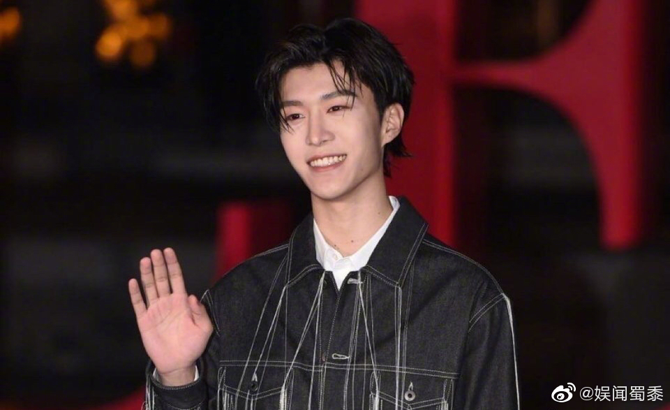 李汶翰,范丞丞valentino大秀造型出炉,你可谁的造型?