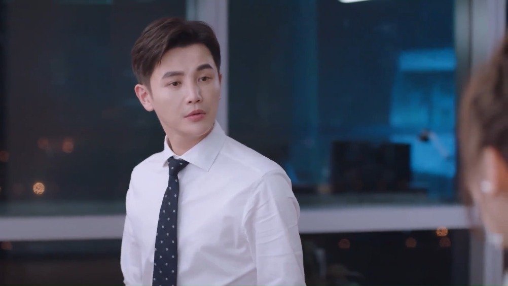 孙坚《逆流而上的你》邹凯办公室一捧玫瑰引高蜜误会