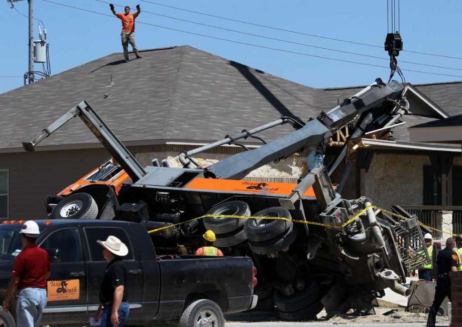 很多泵工在支腿支撑的时候,不注意一些小细节,最后导致泵车翻车事故