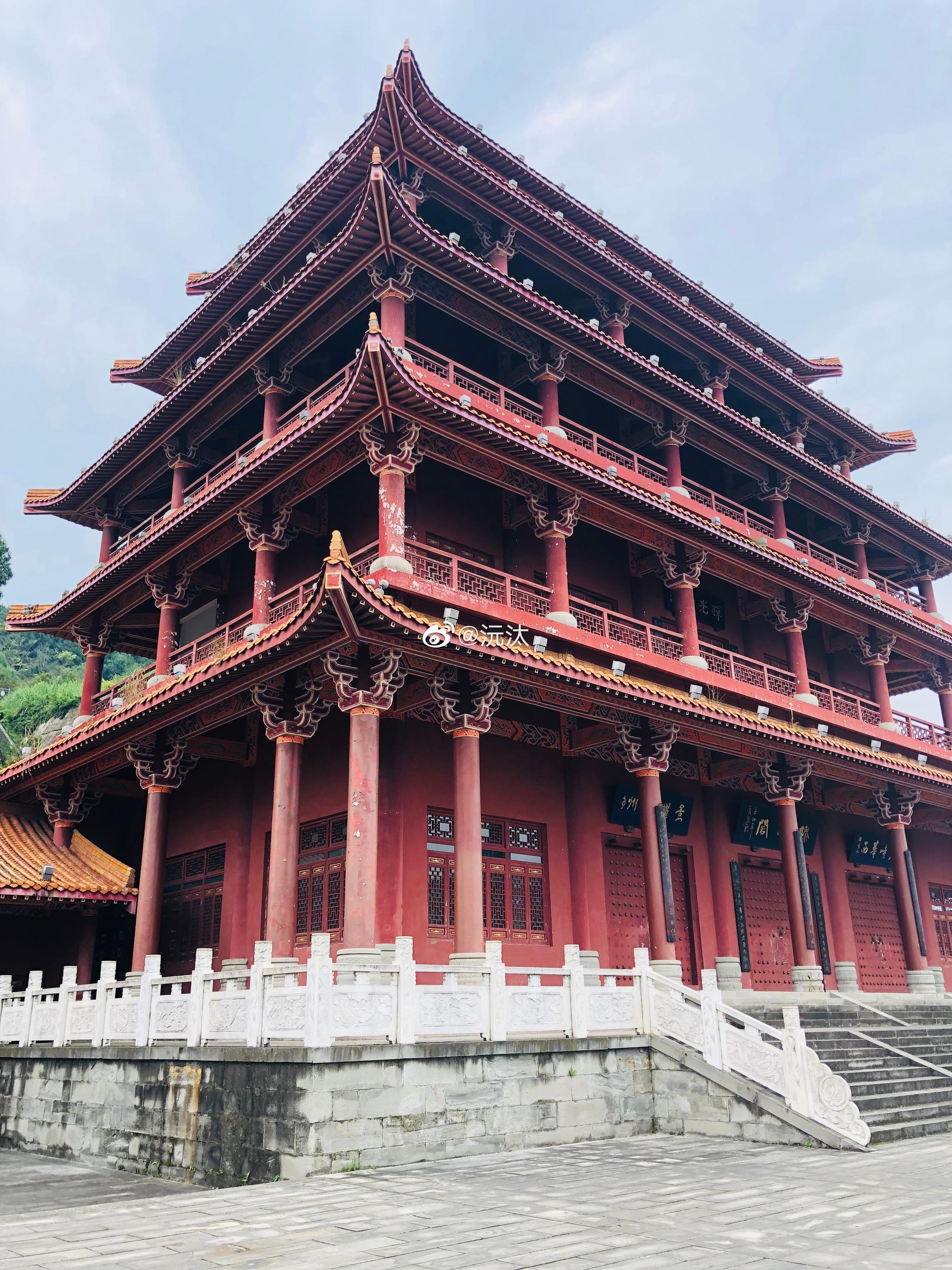 四川阆中滕王阁  "滕王",唐高祖之子李元婴,封地在"滕州",即山东滕州