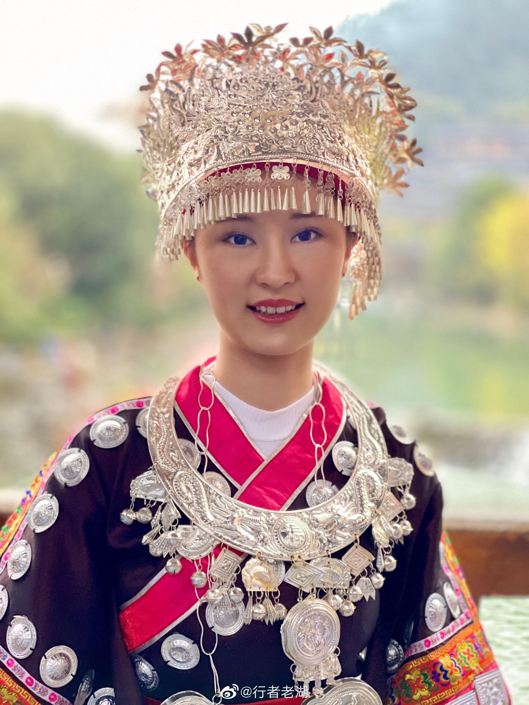 雷山苗年,女孩子们都穿上了苗族传统服装,摄影发烧友可开心了