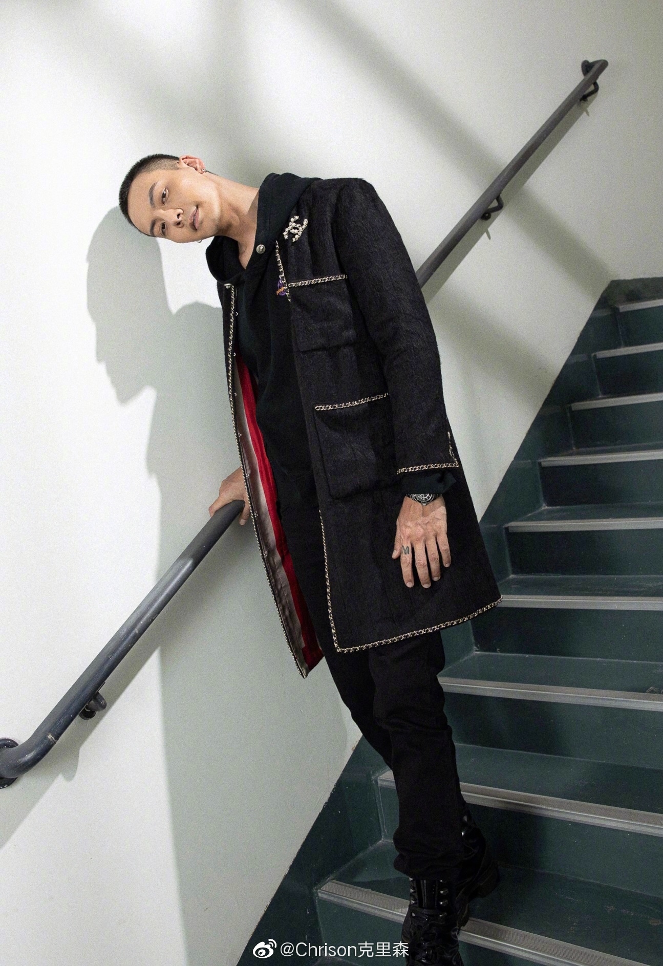 陈伟霆 x gq moty ┊ 身穿chanel斜纹软呢长外套