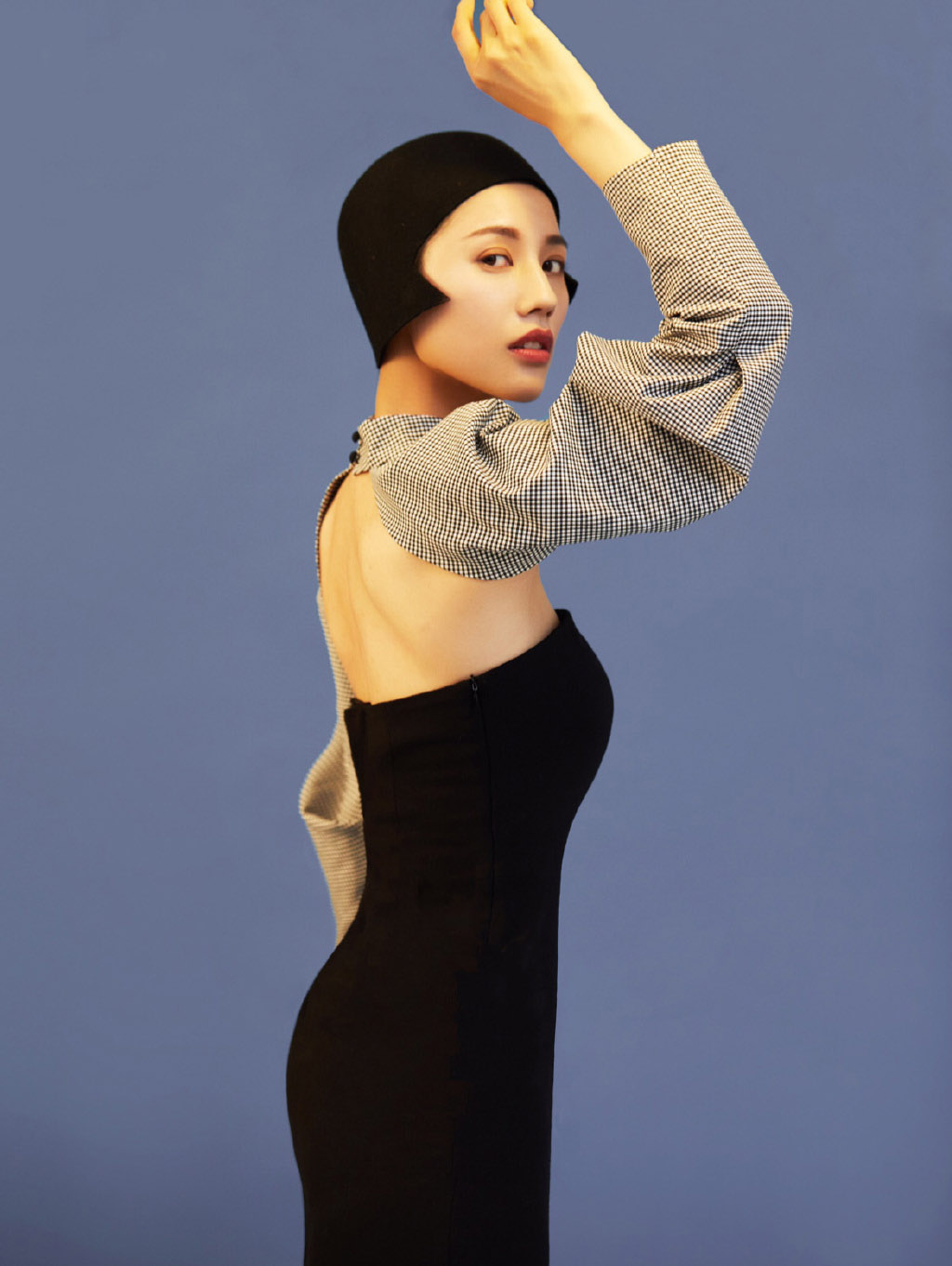 《盛唐幻夜》里演女二,今小黑裙穿得优雅大方,都不敢认了