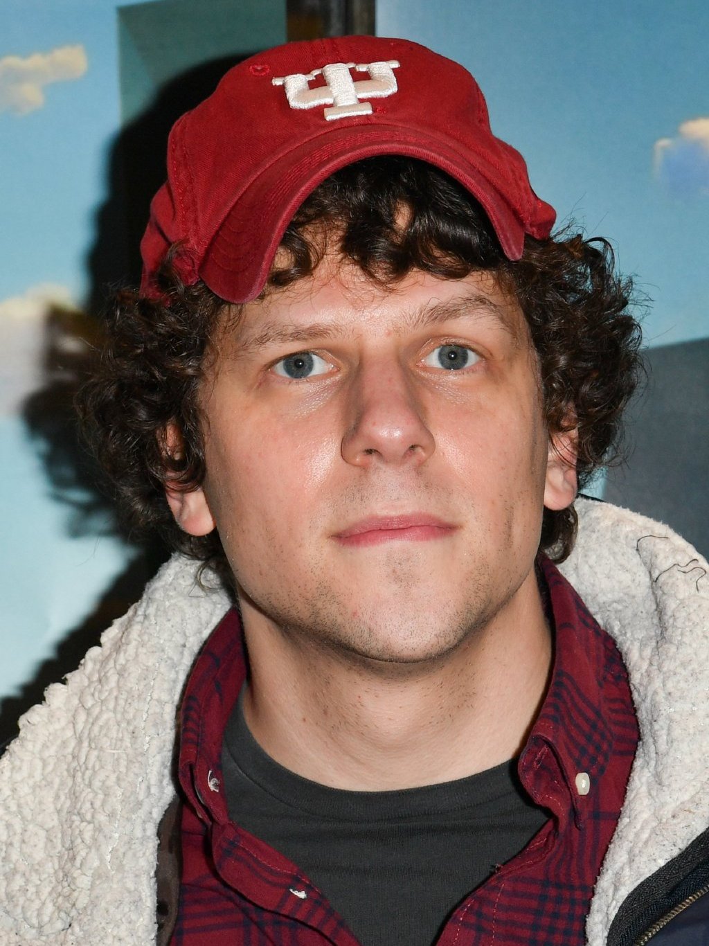 37岁杰西·艾森伯格现身活动!金酸梅影响太大,英俊少年也成大叔