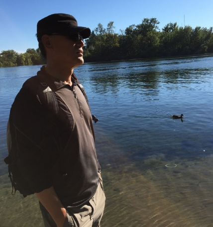 62岁老戏骨巍子全家近照和前妻离婚净身出户儿子帅气是演技派