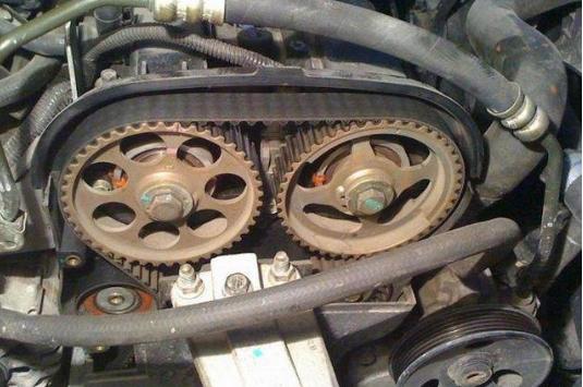 发动机皮带什么时候更换,不了解这些问题出行很危险!