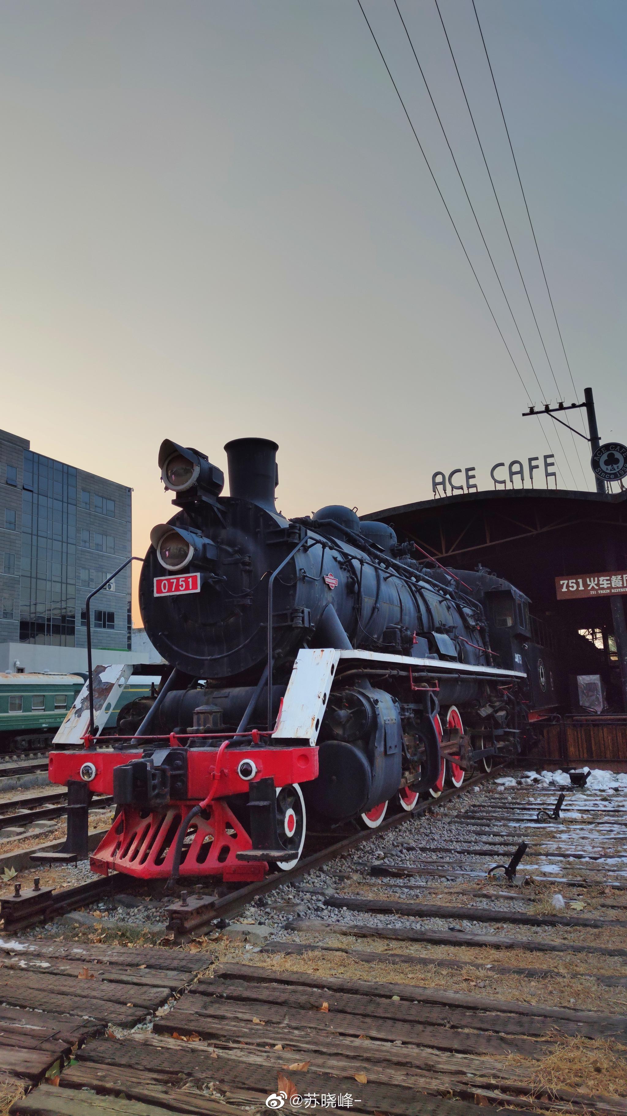 晨曦中的798.c位有猫片 5x变焦拍摄.1/2/3/4为0.6x广角拍摄.