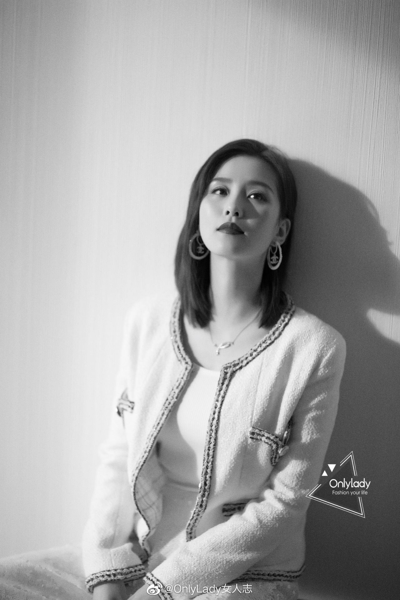 刘诗诗 身穿@香奈儿chanel 2020早春度假系列斜纹软呢外套
