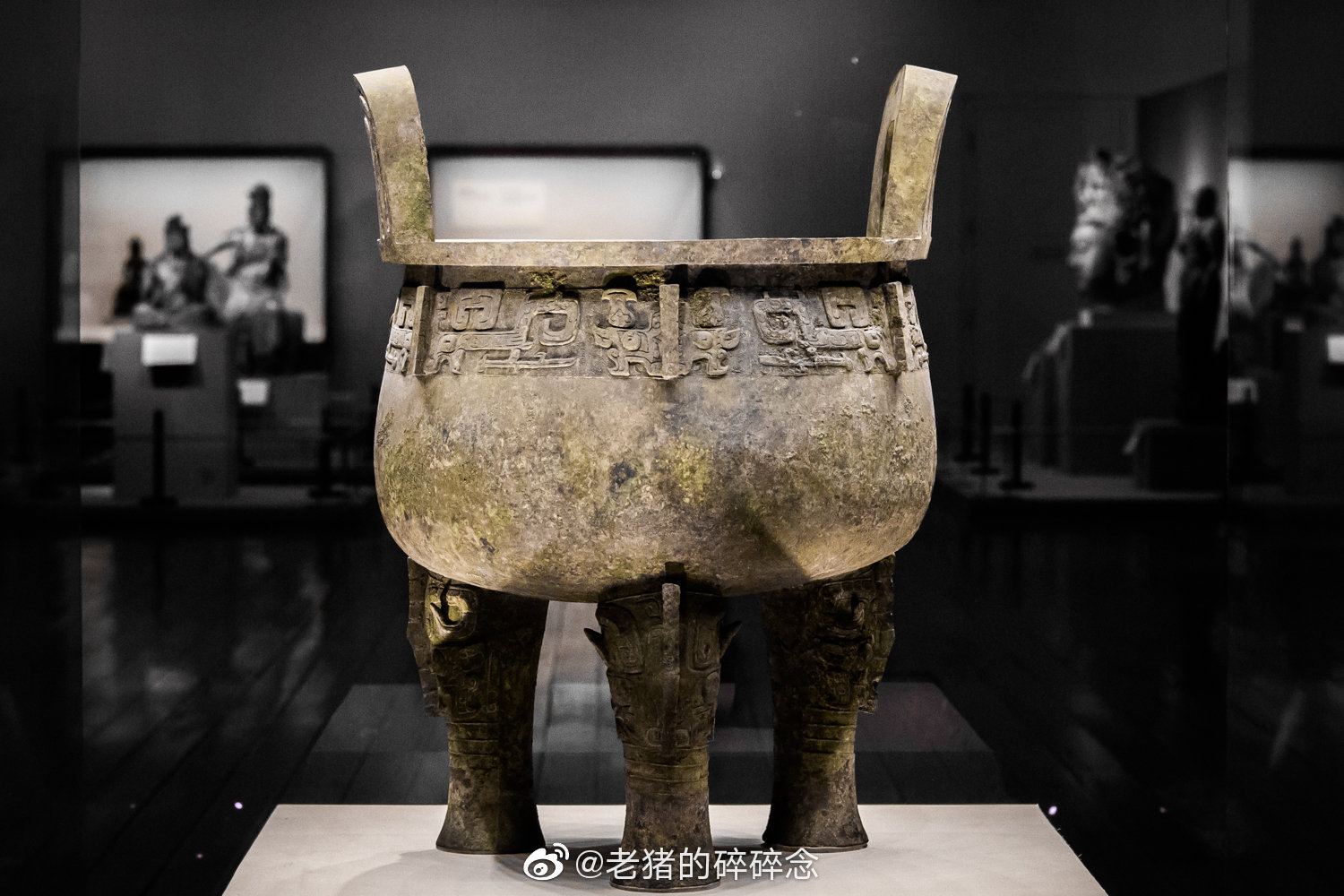 博物|镜头下的青铜鼎 (n3)商代末期/子龙鼎/国家博物馆藏春秋/交