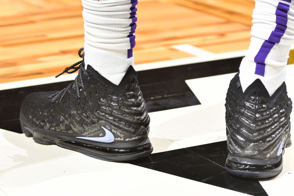 今日球鞋:西亚卡姆上脚kd 12,法尔穿定制zoom rize