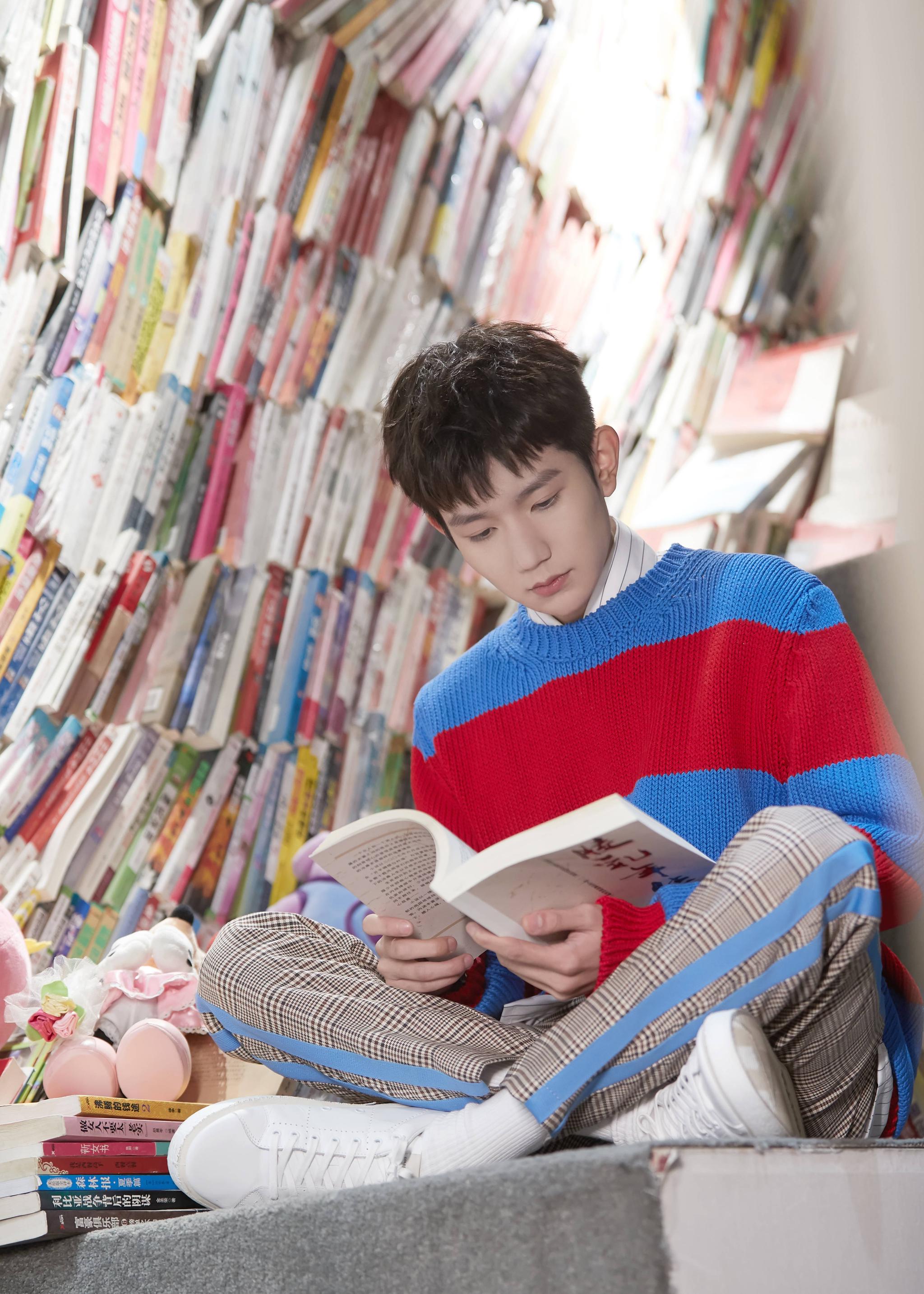 酷! 王源的"儿子"莱阳除了是萌宠之外,又多了超模的身份