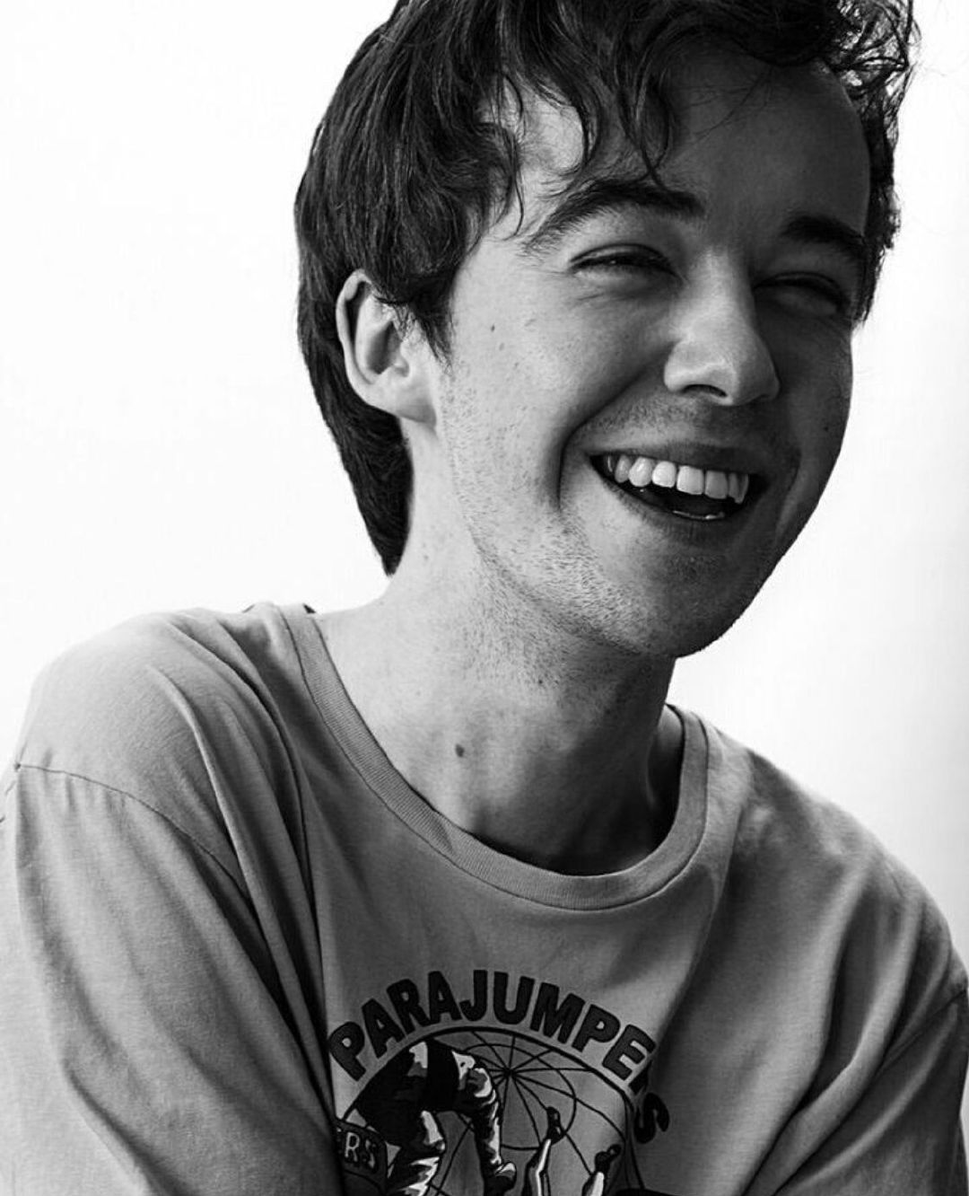 今日首播的《去他*的世界 第二季》中扮演男主角 james 一角的 al