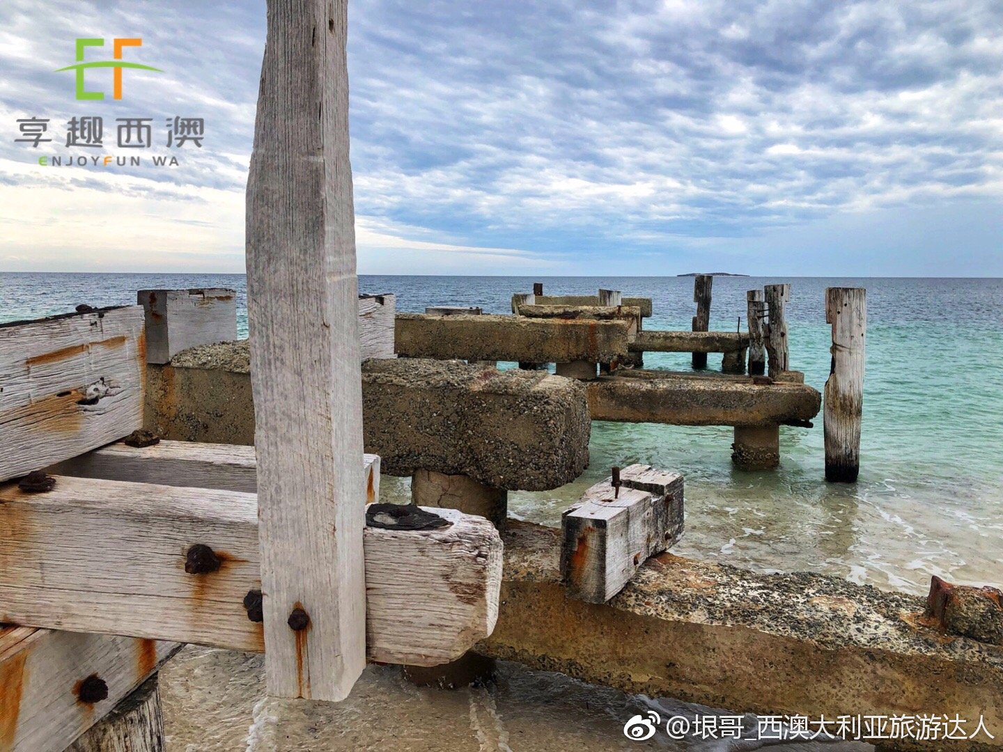 最好是各个入口 谢谢 观音桥的步行街的轻轨入站口在哪里