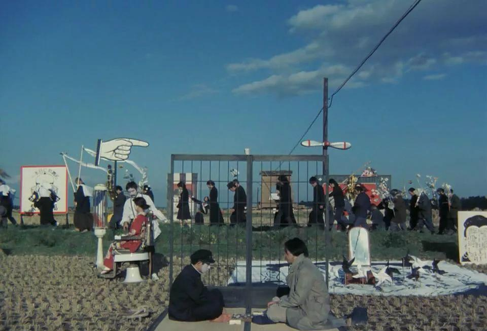 《死者田园祭》:另类的日式青春挽歌|死者田园祭|电影|母亲_新浪新闻