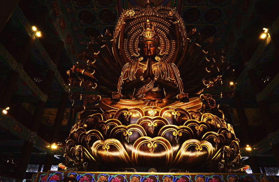 去大禅寺院不用担心有人缠着你买香火和其它花钱的东西,这里可以根据