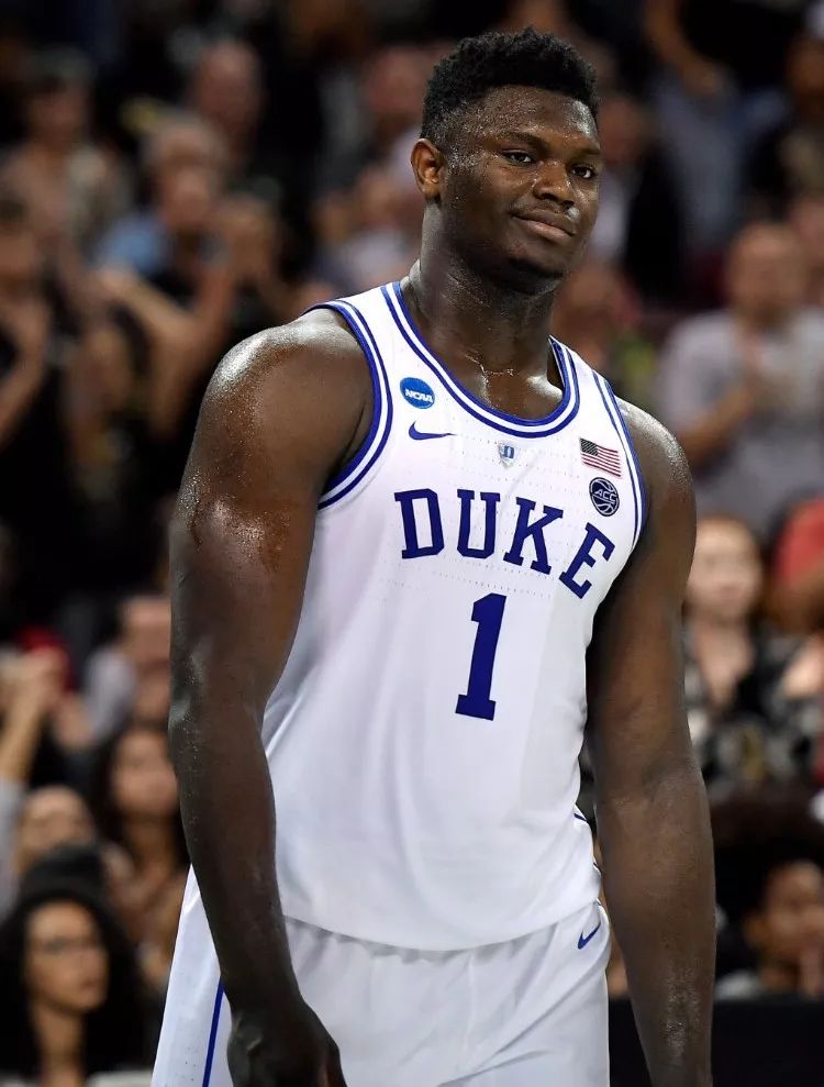 炸裂!锡安大帝逆天封盖 平框滑翔空接爆扣!