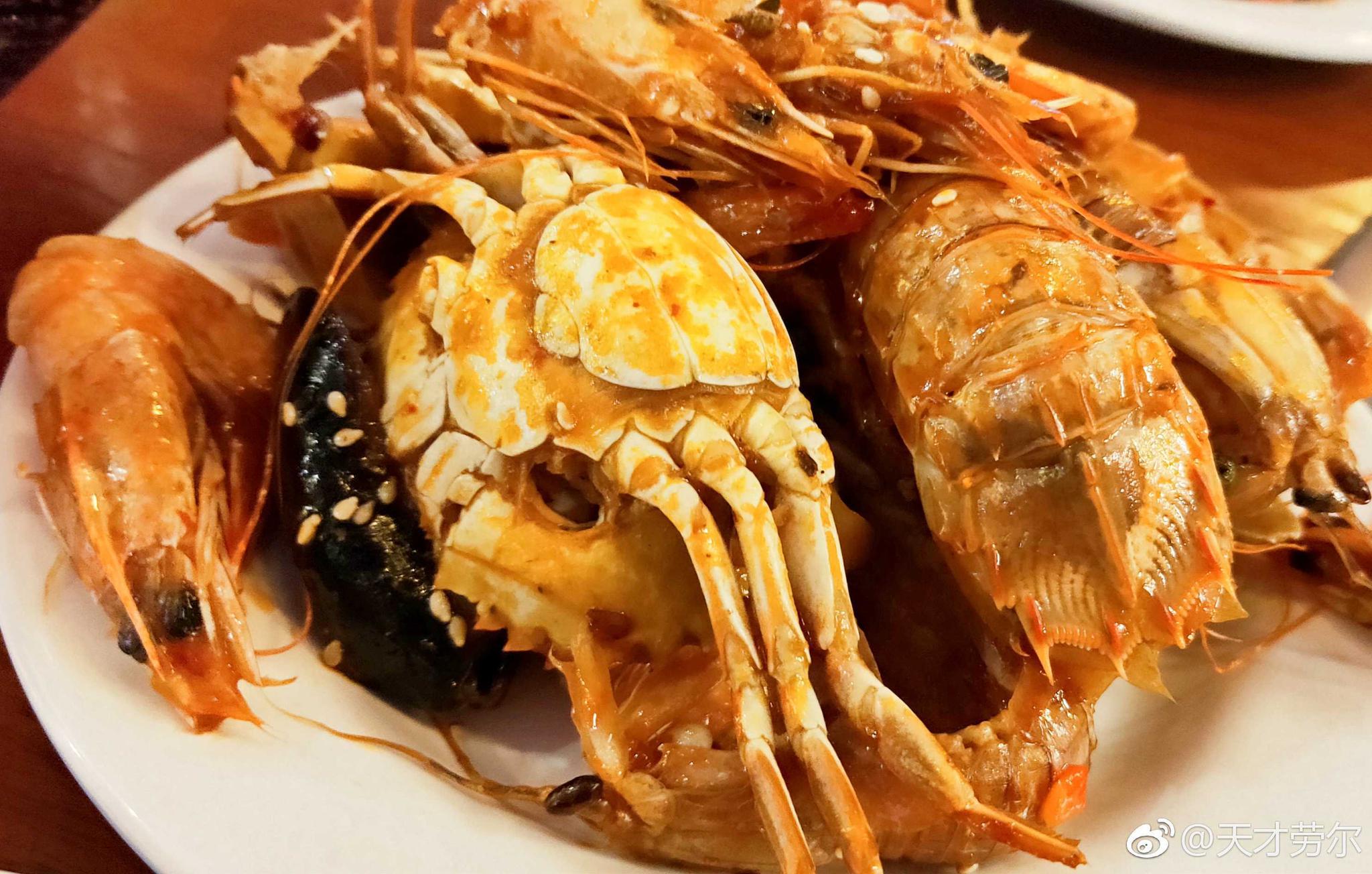 未来美食博主@天才劳尔 推荐欧亚汇集的比尔森烤肉:环境不错