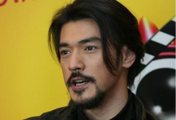 盘点娱乐圈留胡子堪比整容的10大男星:有的逆袭成男神,有的如毁容