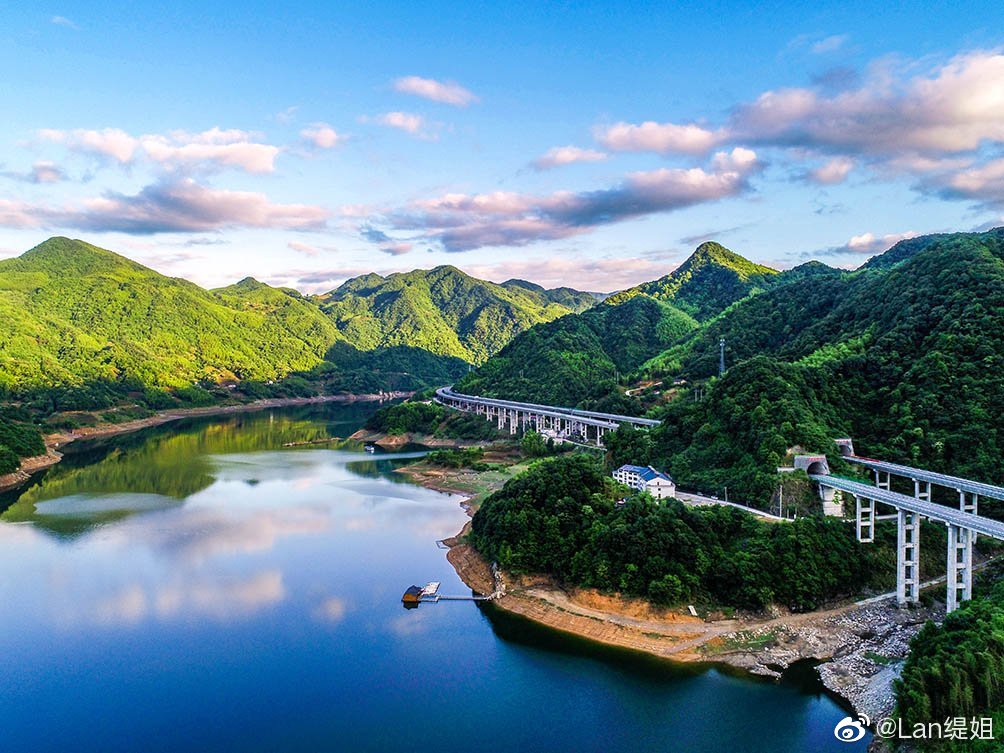 磨子潭水库位于安徽省霍山县,大坝高85米,雄伟壮观|磨子潭水库|霍山县